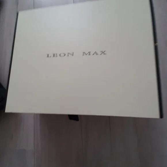 Heels - Picture 8 of 8